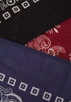 Pier One Unisex - Foulard - Black/Blue/Red 7 Pier One Unisex - Foulard - Black/Blue/Red -France Pier One Soldes Boutique 0763f35dd2c146798be05cd7a75fd0e6