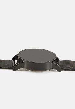 Pier One Montres Connectées - Black -France Pier One Soldes Boutique 08ee56fd4f284497afc547161127f303