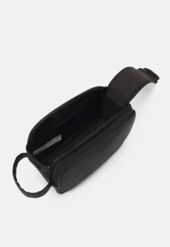 Pier One Unisex - Trousse De Toilette - Black -France Pier One Soldes Boutique 3597b0ba18764e739afce6b352860d65