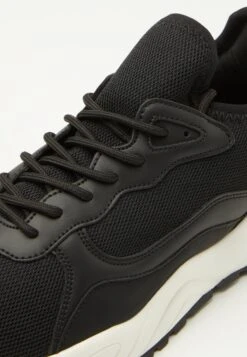 Pier One Unisex - Baskets Basses - Black/White -France Pier One Soldes Boutique 383be7e17d7b4e6fb1f7aa6c378ae4ea