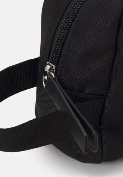 Pier One Trousse De Toilette - Black -France Pier One Soldes Boutique 3d010853bd374b4f84db8b0a35a8b289