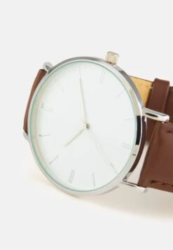 Pier One Unisex - Montre - Brown -France Pier One Soldes Boutique 4f1c6bbcacda485eb81e287421339e84