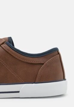 Pier One Unisex - Baskets Basses - 708 13 Pier One Unisex - Baskets Basses - 708 -France Pier One Soldes Boutique 6cb9961057c1485da074209b854ade4a