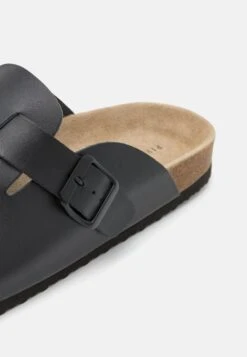 Pier One Leather Unisex - Chaussons - Black -France Pier One Soldes Boutique 7b28889d1d2247a8abcae3a4a4c34674