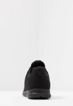 Pier One Baskets Basses - Black -France Pier One Soldes Boutique 8c04451f4e72418c90d848f6c7b77d6d