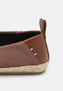 Pier One Unisex - Espadrilles - Brown -France Pier One Soldes Boutique 9a52ce945a2849ed8945c8f267c0bb52