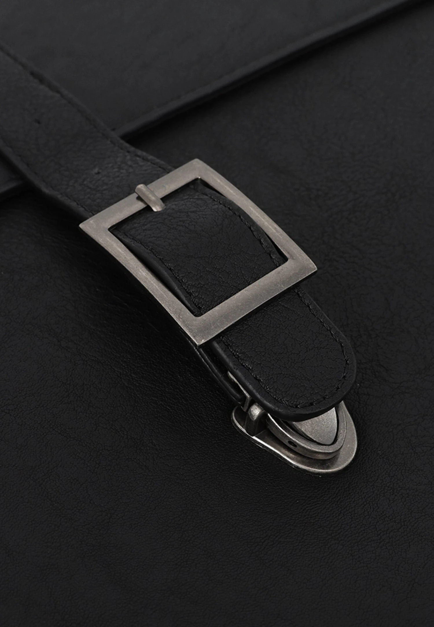 Pier One Mallette - 802 - Black 7 Pier One Mallette - 802 - Black – Image 5