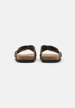 Pier One Unisex - Chaussons - Brown -France Pier One Soldes Boutique b64bd94841374f58a4a8e2cf13040258