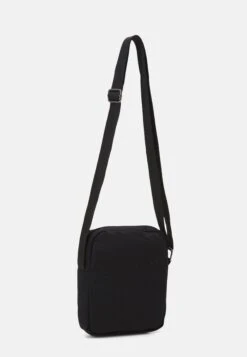 Pier One Unisex - Sac Bandoulière - Black 7 Pier One Unisex - Sac Bandoulière - Black -France Pier One Soldes Boutique db996abc419a4bd1ba15486a2af00188