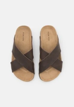 Pier One Unisex - Chaussons - Brown -France Pier One Soldes Boutique dc950c1c15d94646b16fe41412e2e3c9