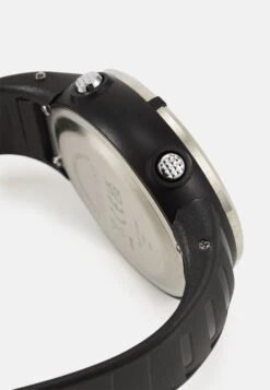 Pier One Montre À Affichage Digital - Black -France Pier One Soldes Boutique dfcadef68cfc4a609a0016c90bfeab73