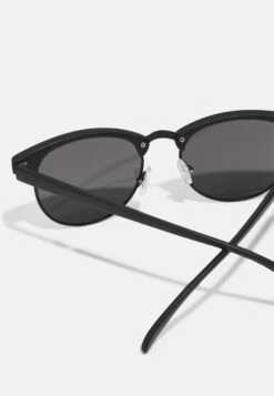 Pier One Unisex - Lunettes De Soleil - Black -France Pier One Soldes Boutique f41786acb4f54644b6e1caf49d70a762