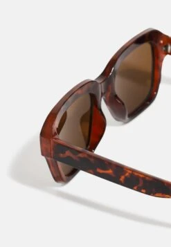 Pier One Unisex - Lunettes De Soleil - Black 15 Pier One Unisex - Lunettes De Soleil - Black -France Pier One Soldes Boutique faad10b8a5a2445f865f09b5d12427d1